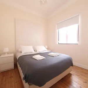 New! Cozy In The Center Appartamento Lisbona