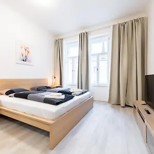 Borivojova 63 Appartamento Praga
